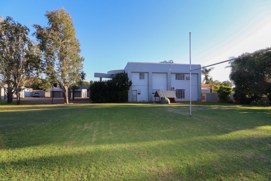 4 Bedroom Property for Sale in Wilkoppies North West